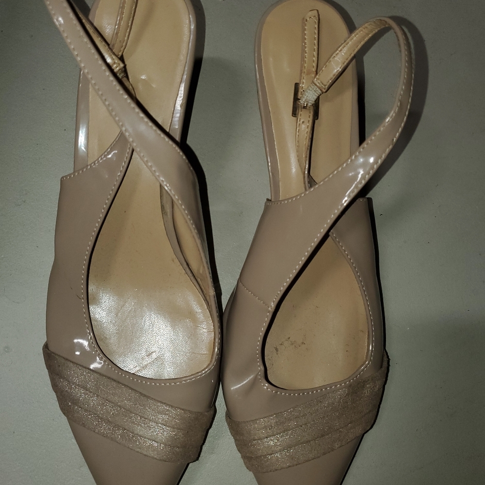 GINA WOMENS HEELS TAN SIZE 11